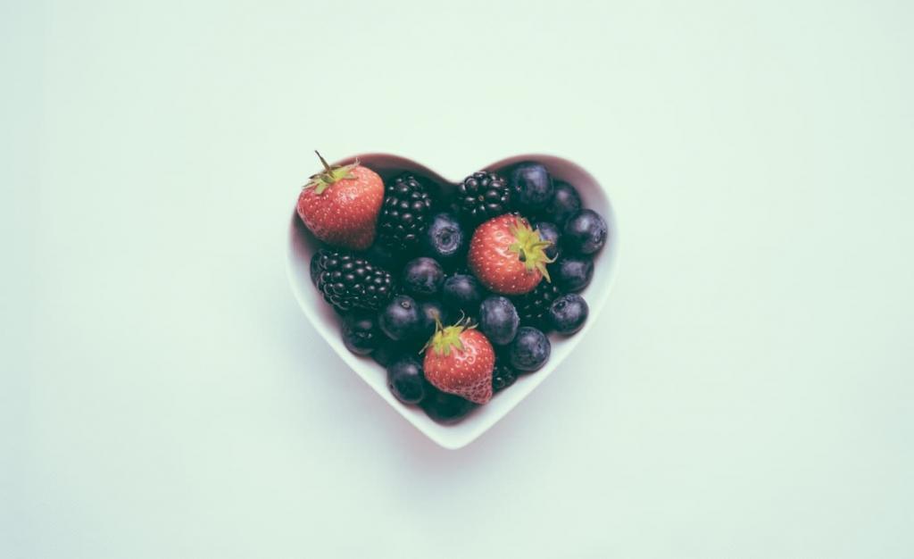 Heart shaped bowl with berries in | Veganuary: Is it worth the hype? | e-Surgery 