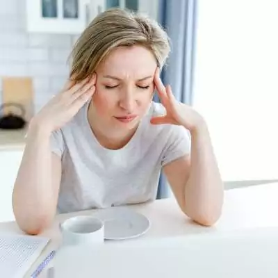 woman suffering from situational anxiety, how long does propranolol last | e-surgery