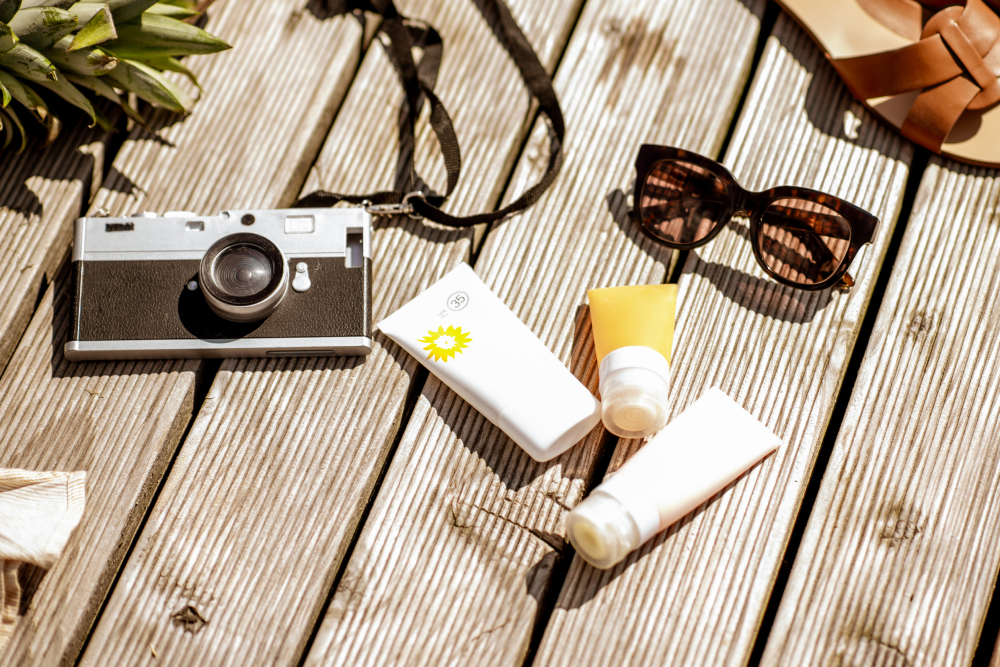 How to Keep Your Skin Healthy and Glowing During Summer and Holiday Travel