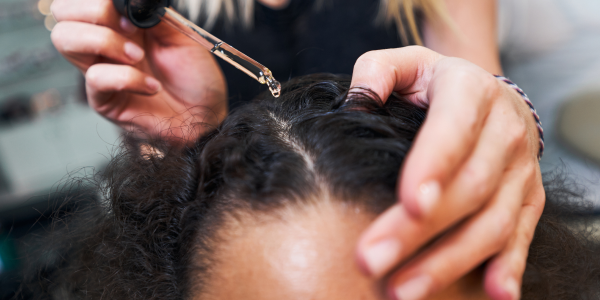 The Difference Between Hair Loss Spray and Hair Loss Tablets